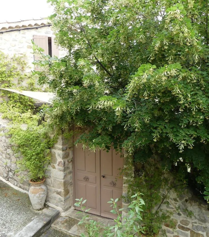 Couette-café Les Vieux Murs Montfort